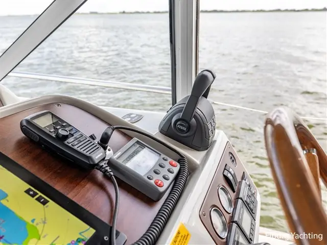 Thumbnail von Nimbus 380 Commander