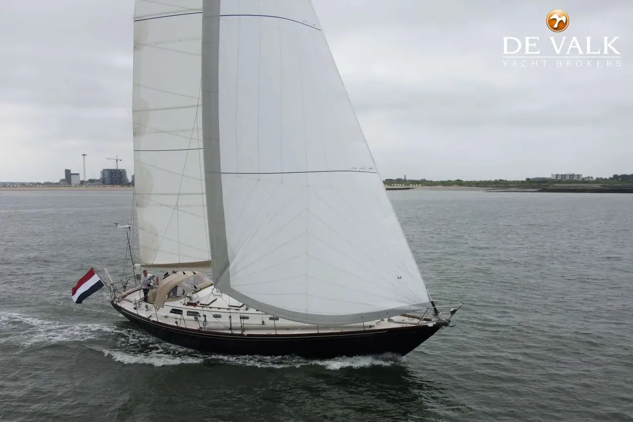 Hinckley Sou'wester 52