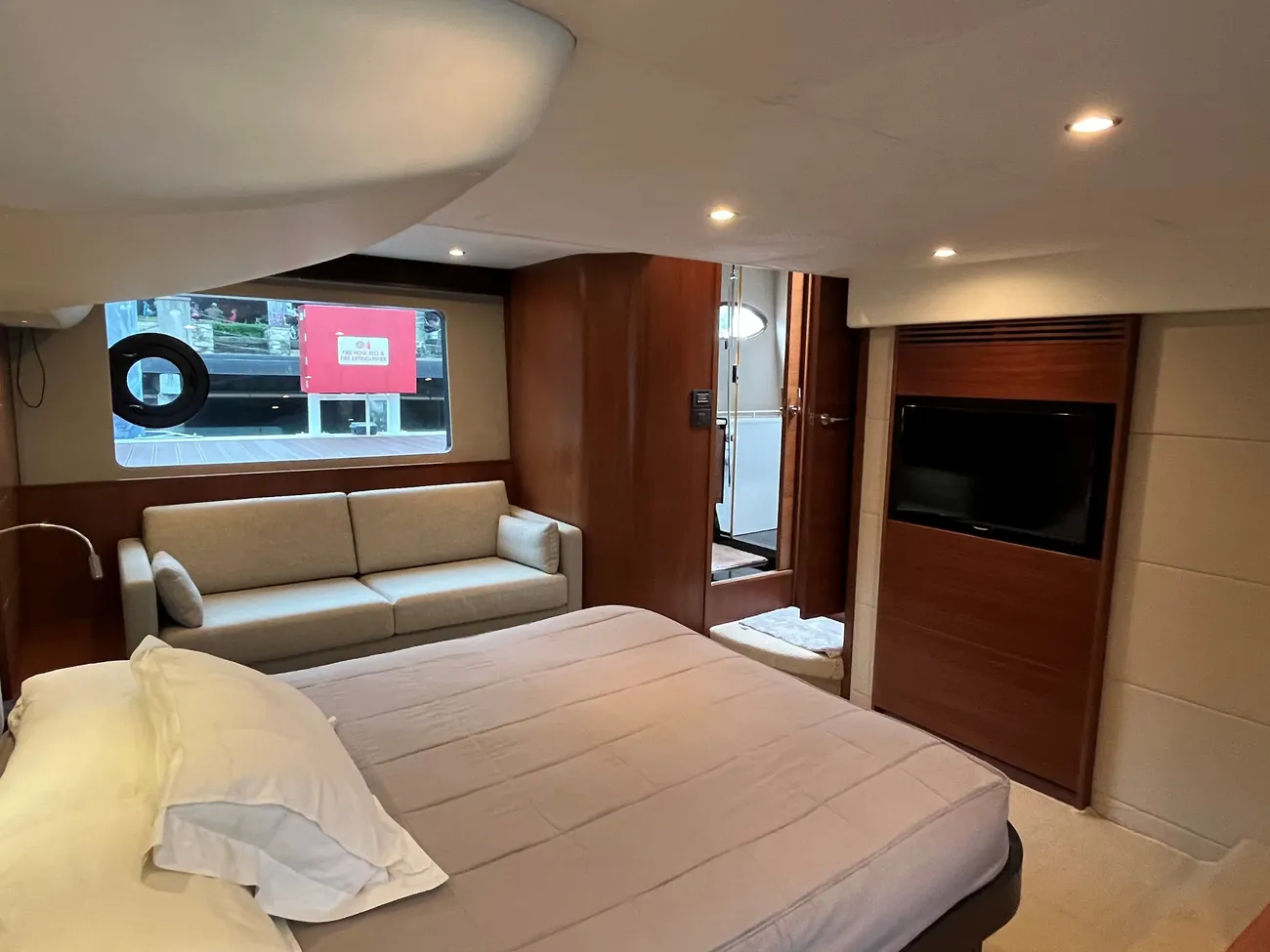 Thumbnail von Princess 56 Flybridge IRIS ROSE