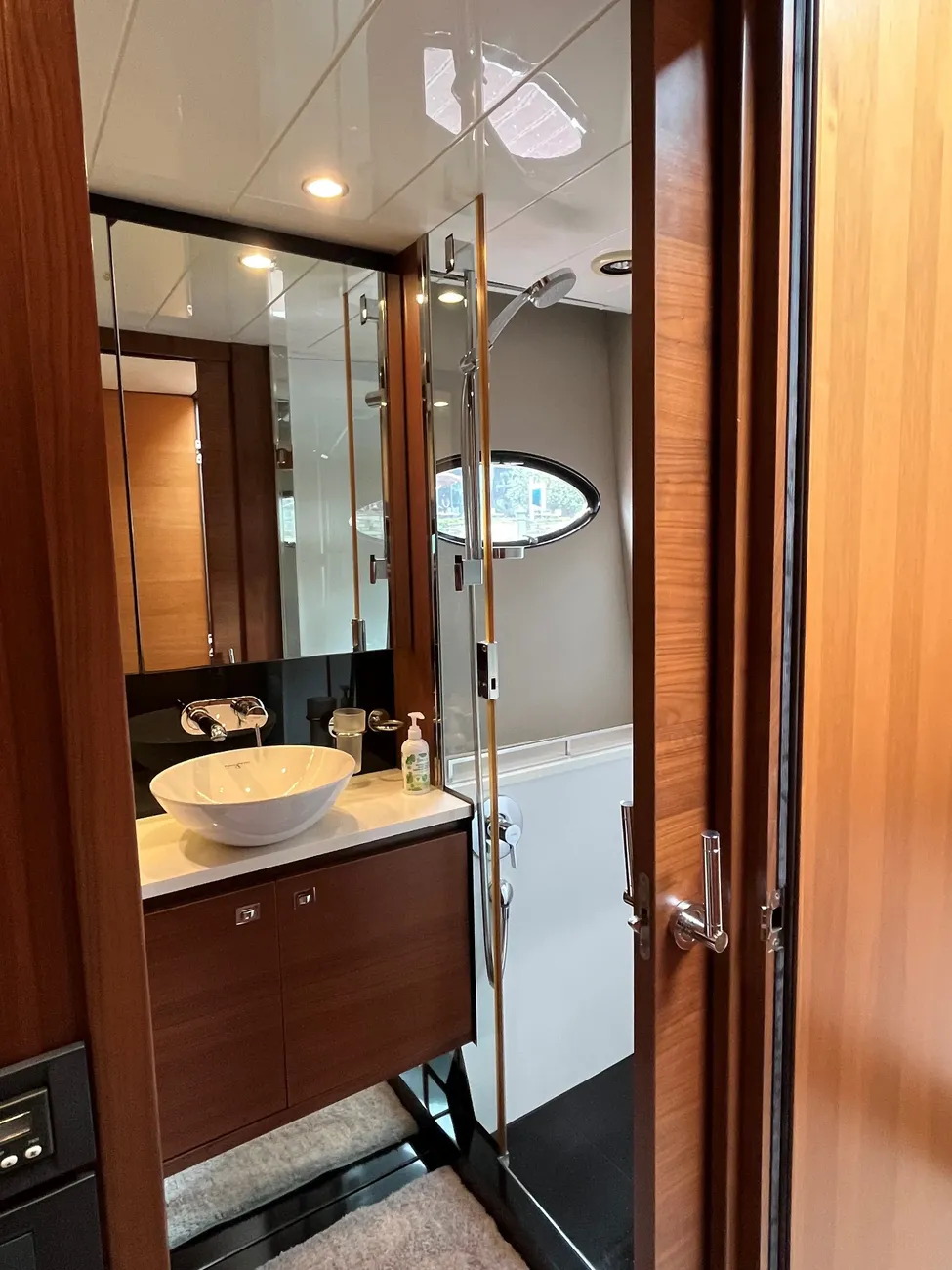 Thumbnail von Princess 56 Flybridge IRIS ROSE