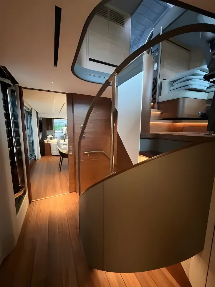 Thumbnail von Princess Y95 ROVAL