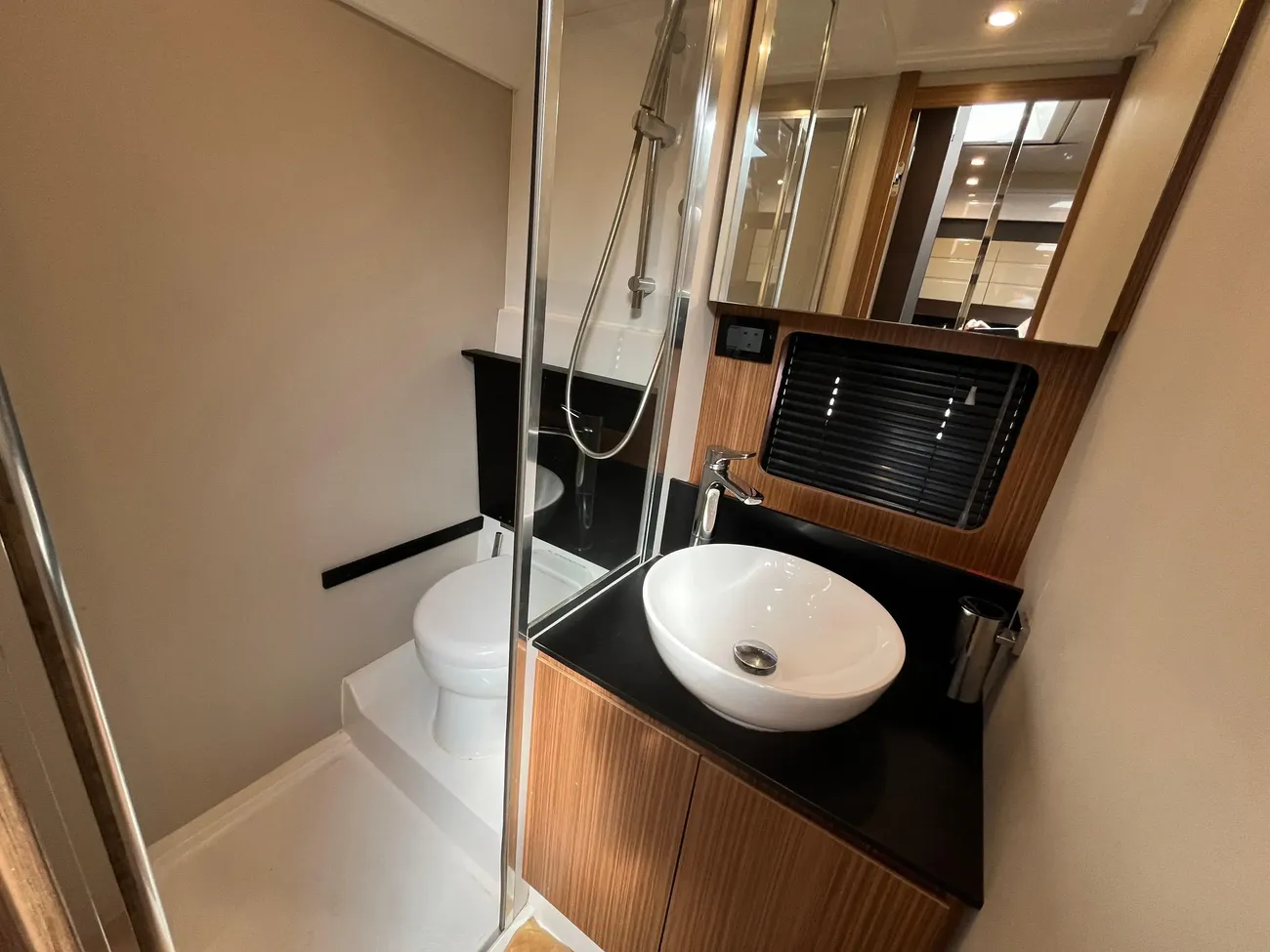 Thumbnail von Azimut Atlantis 43 9520020