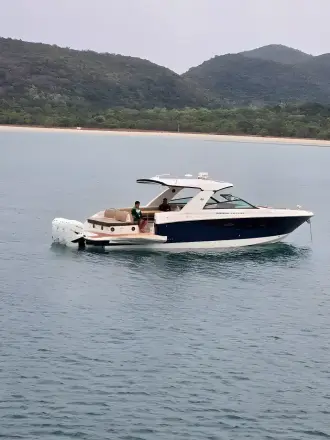 Sea Ray SLX 400 Outboard MOLTO