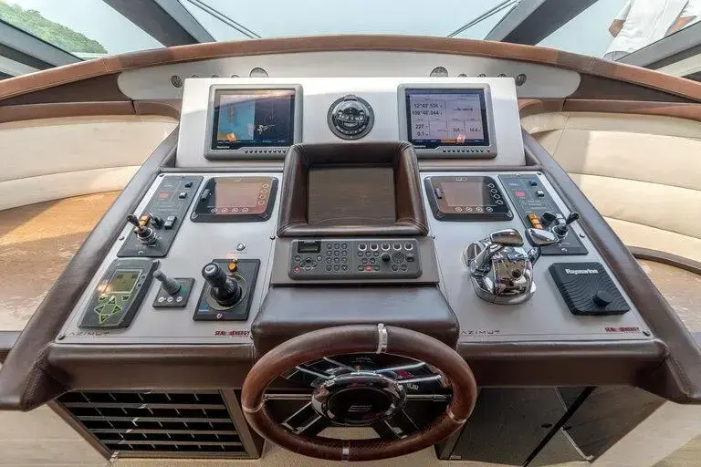 Thumbnail von Azimut 86s 9350818