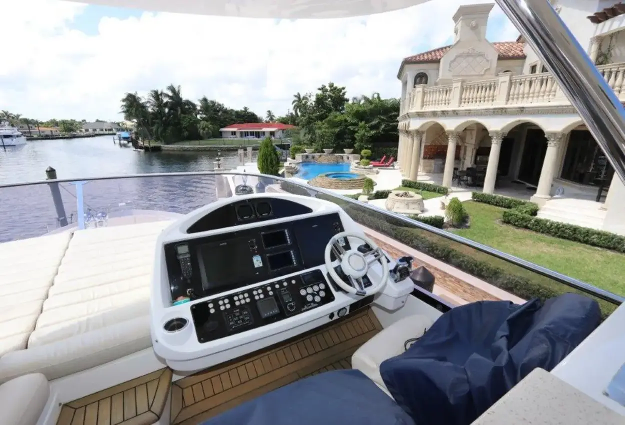 Thumbnail von Sunseeker 86 Yacht