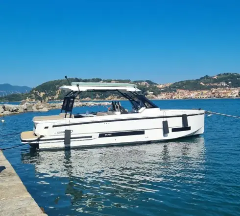 De Antonio Yachts D32