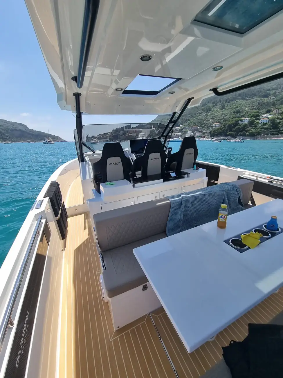 Thumbnail von De Antonio Yachts D32