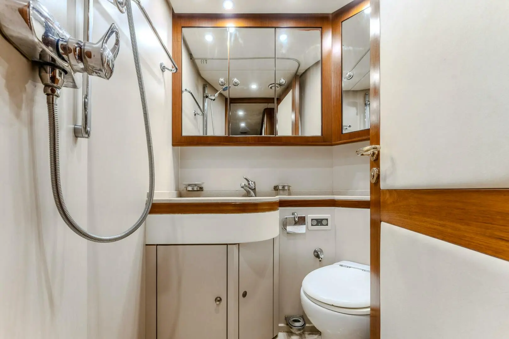 Thumbnail von Hakvoort 71 YOSMA