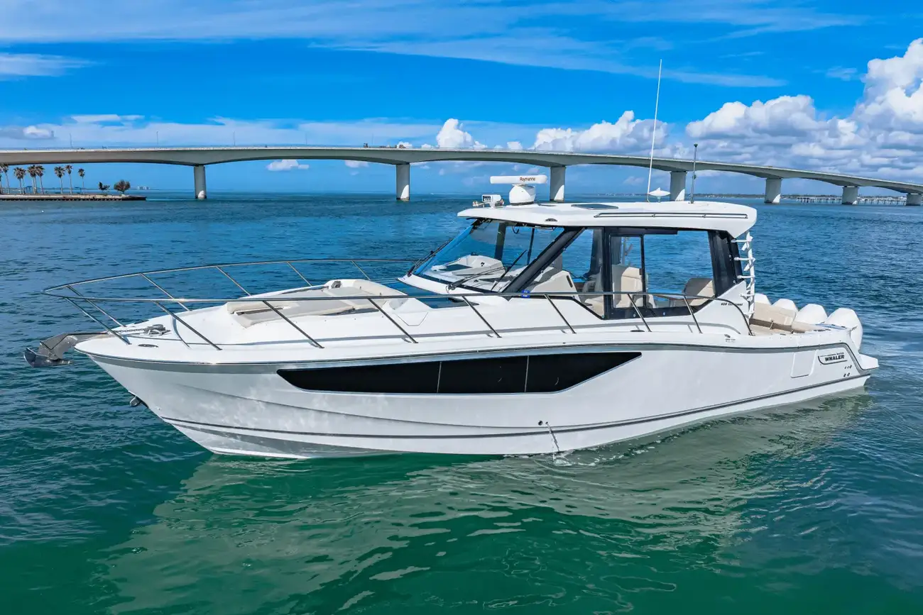 Boston Whaler 405 Conquest