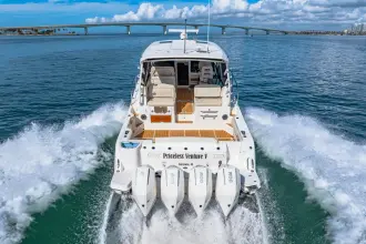 Thumbnail von Boston Whaler 405 Conquest