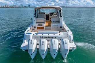 Thumbnail von Boston Whaler 405 Conquest
