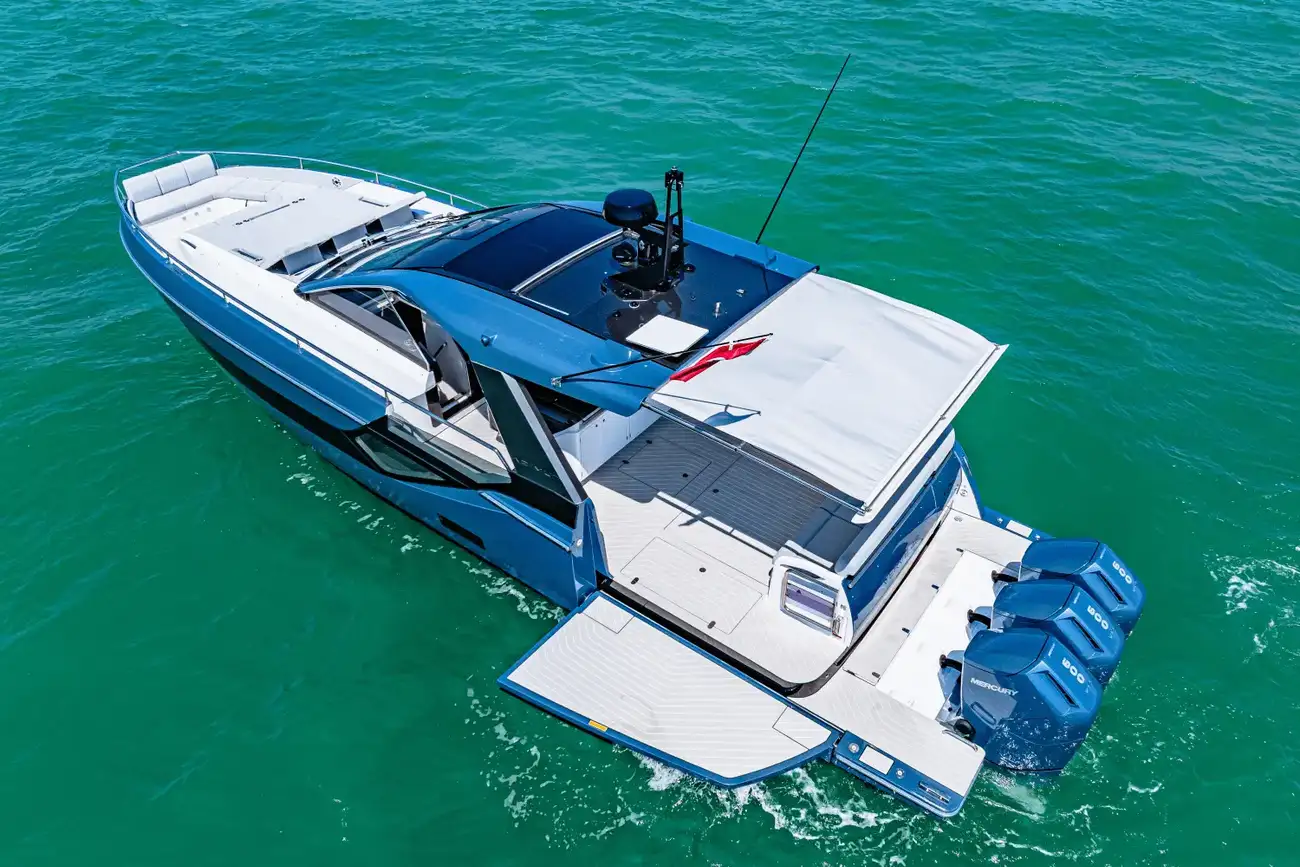 Thumbnail von Azimut 48