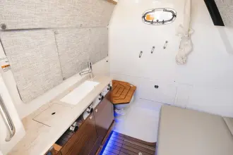 Thumbnail von Boston Whaler 360 Outrage