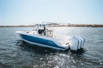 Thumbnail von Boston Whaler 360 Outrage