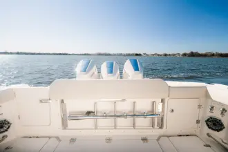 Thumbnail von Boston Whaler 360 Outrage