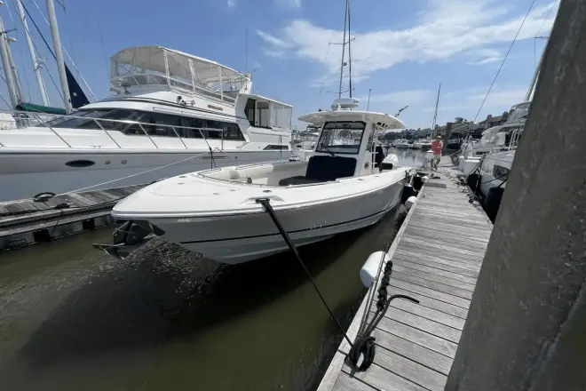 Boston Whaler 330 Outrage