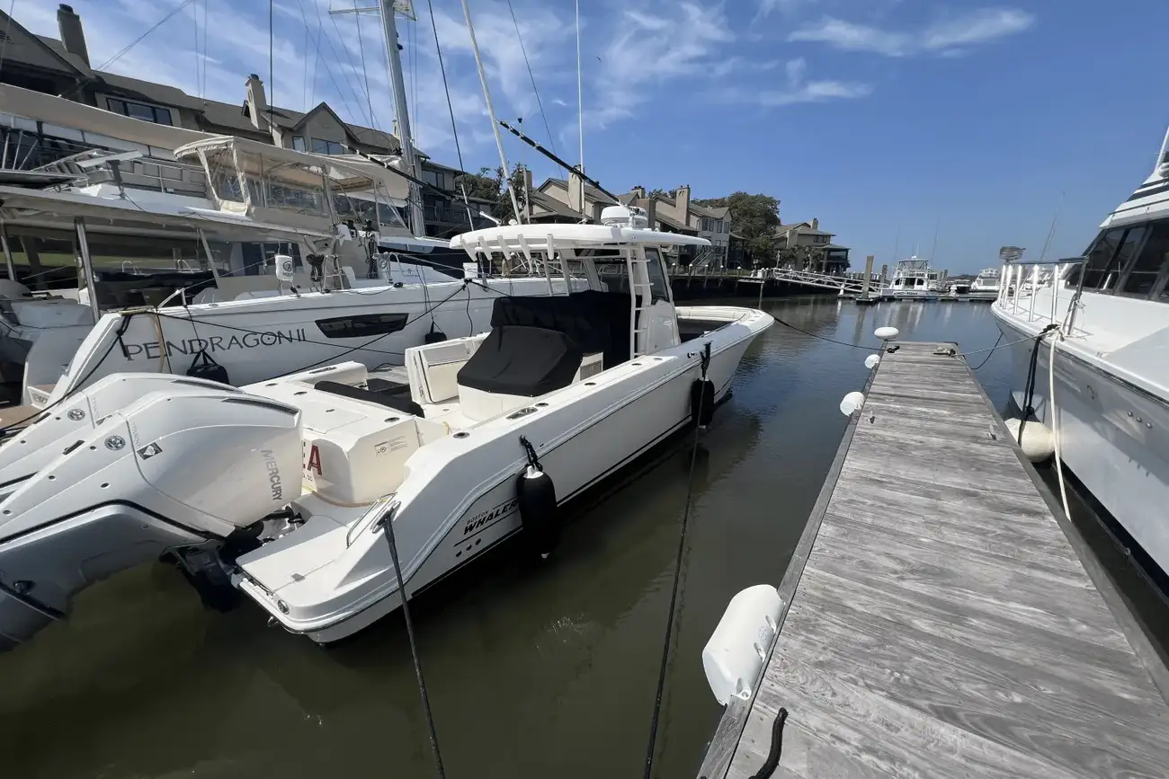 Thumbnail von Boston Whaler 330 Outrage