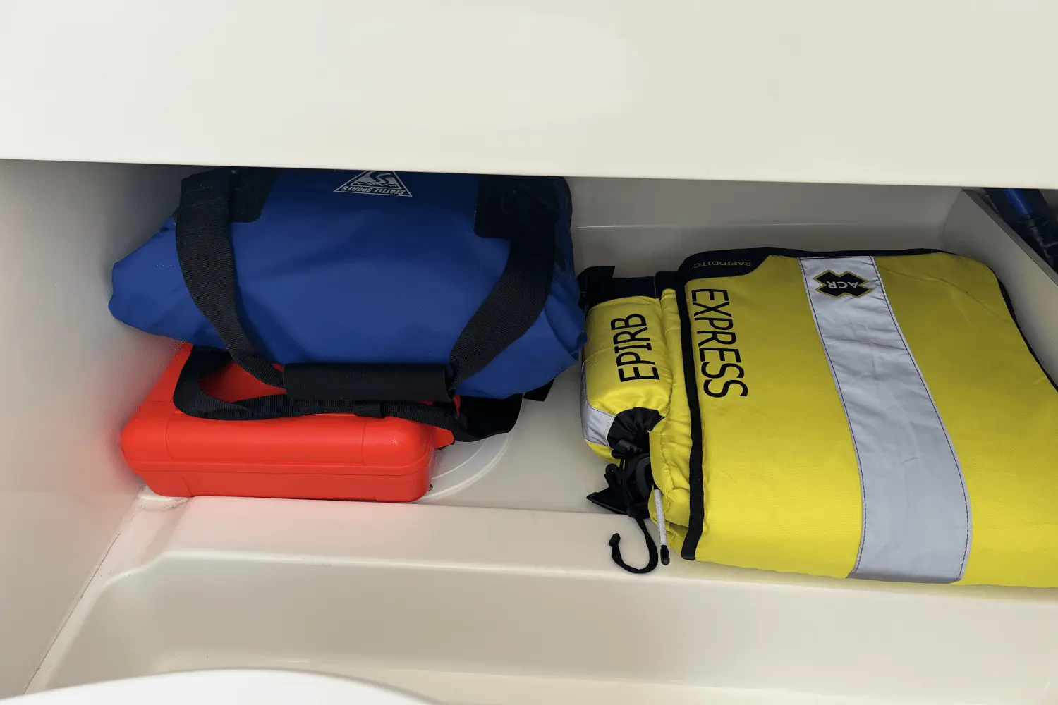 Thumbnail von Boston Whaler 330 Outrage