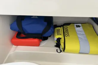 Thumbnail von Boston Whaler 330 Outrage