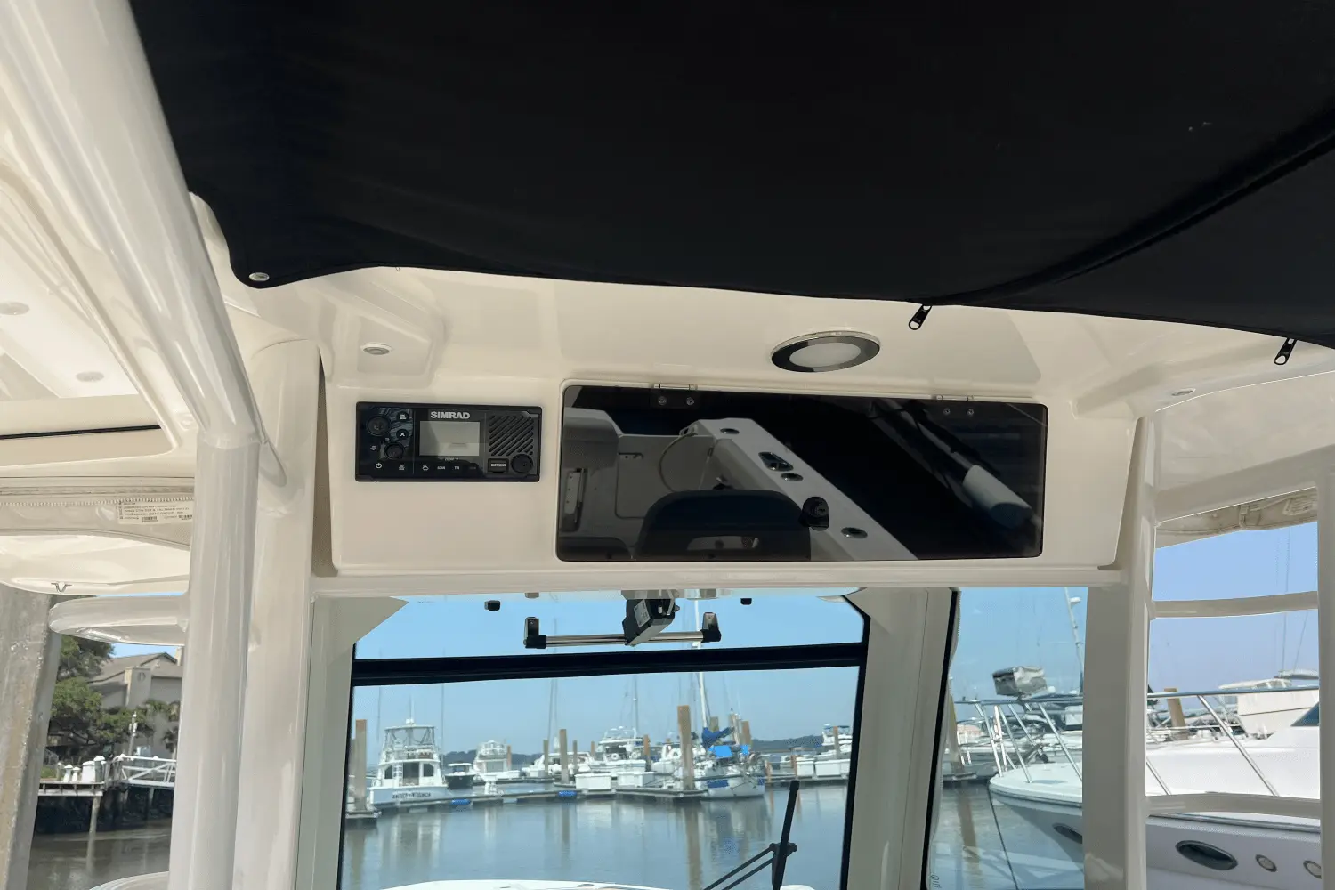 Thumbnail von Boston Whaler 330 Outrage