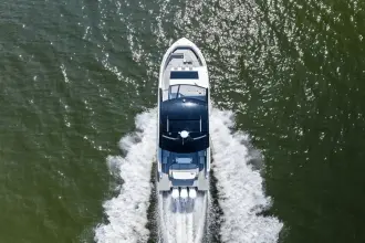 Thumbnail von Cruisers Yachts 50 GLS OB