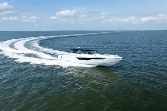 Thumbnail von Cruisers Yachts 50 GLS OB