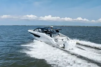 Thumbnail von Cruisers Yachts 50 GLS OB