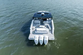 Thumbnail von Cruisers Yachts 50 GLS OB