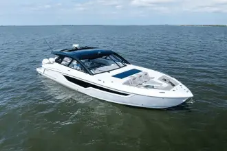 Thumbnail von Cruisers Yachts 50 GLS OB