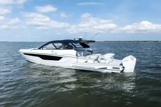 Thumbnail von Cruisers Yachts 50 GLS OB