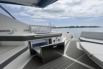Thumbnail von Sea Ray 320 Sundancer Outboard