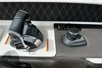 Thumbnail von Sea Ray SLX 310