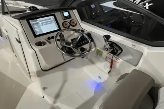 Thumbnail von Boston Whaler 210 Vantage