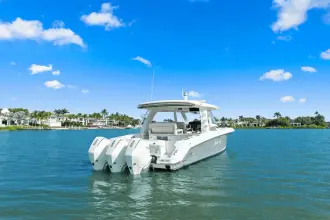 Thumbnail von Boston Whaler 350 Realm