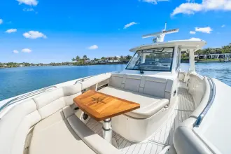 Thumbnail von Boston Whaler 350 Realm