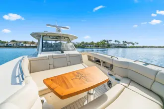 Thumbnail von Boston Whaler 350 Realm