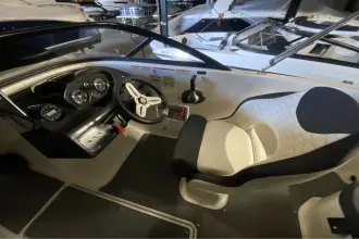 Thumbnail von Bayliner VR5