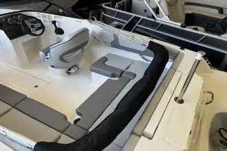 Thumbnail von Bayliner VR4