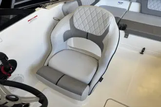 Thumbnail von Bayliner VR4