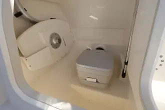 Thumbnail von Boston Whaler 210 Vantage