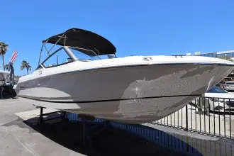 Thumbnail von Boston Whaler 210 Vantage