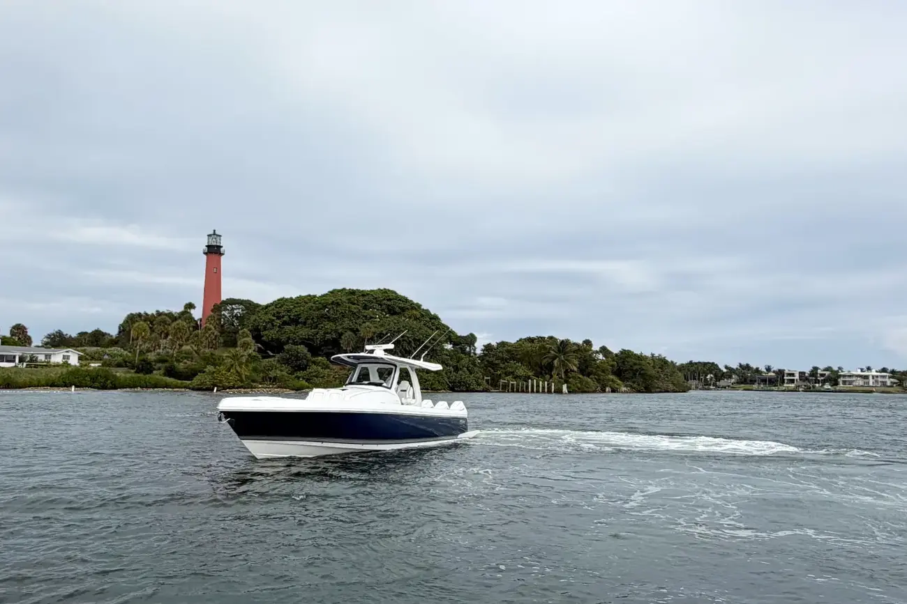 Thumbnail von Intrepid 41 Panacea