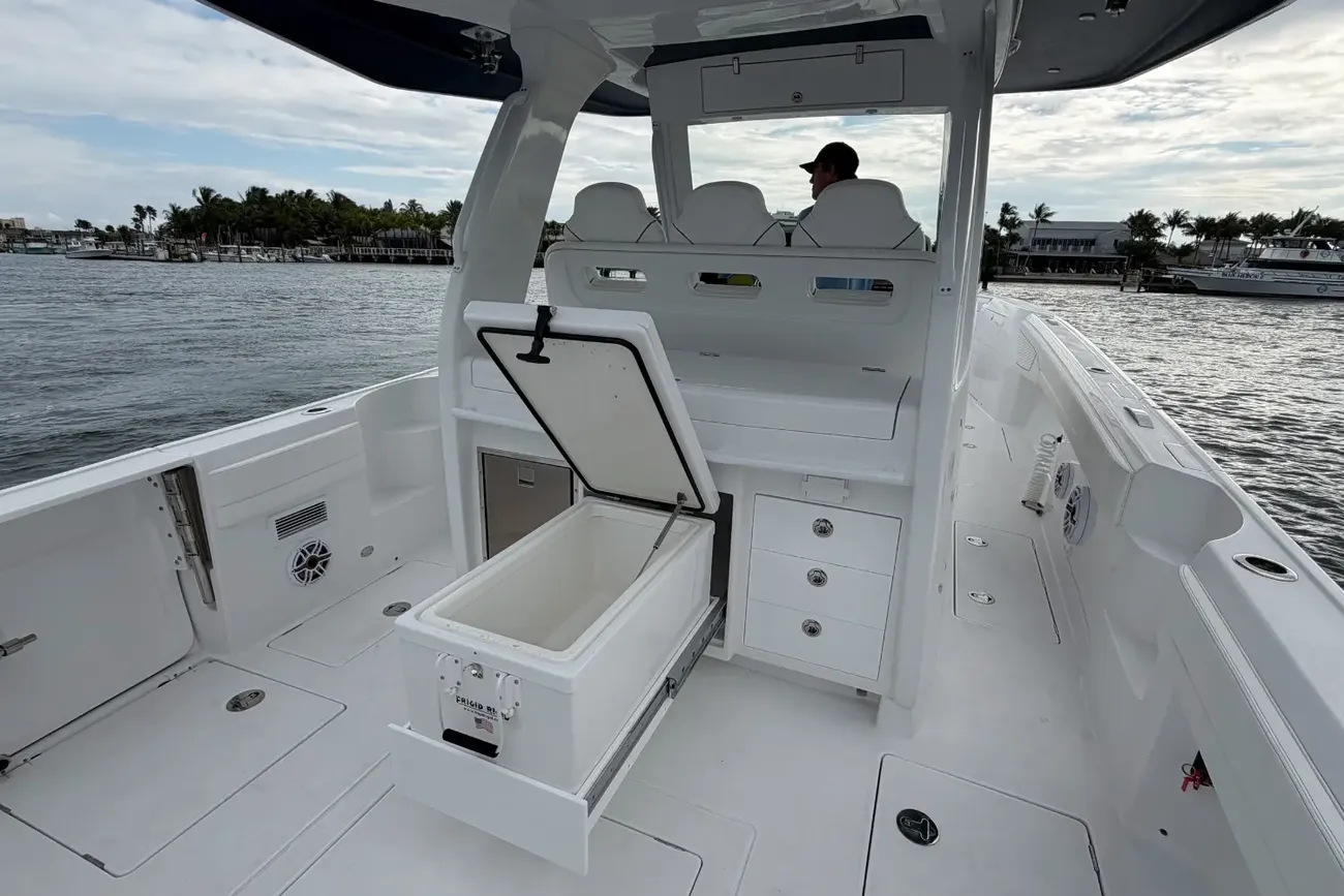 Thumbnail von Intrepid 41 Panacea