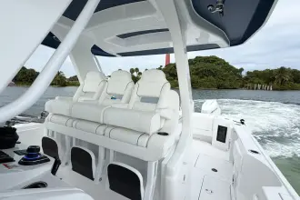 Thumbnail von Intrepid 41 Panacea