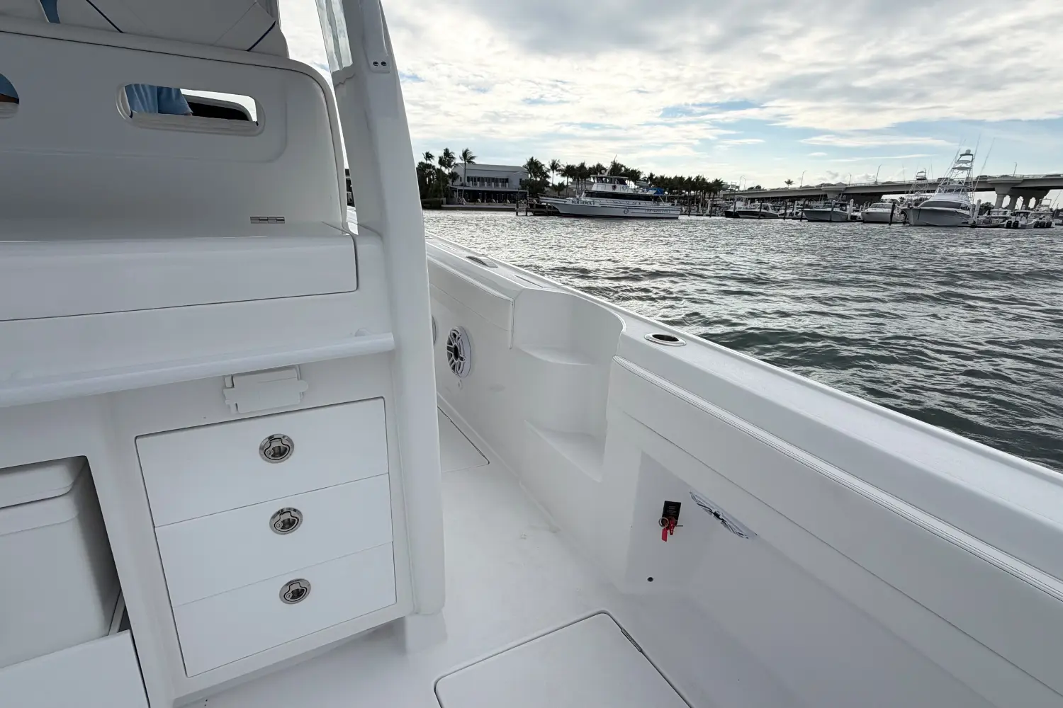 Thumbnail von Intrepid 41 Panacea