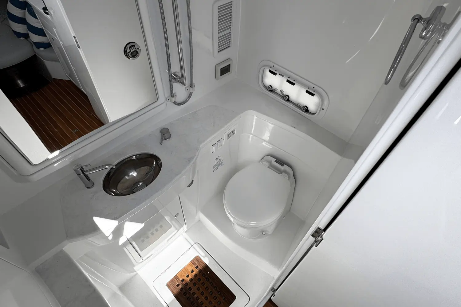 Thumbnail von Intrepid 41 Panacea