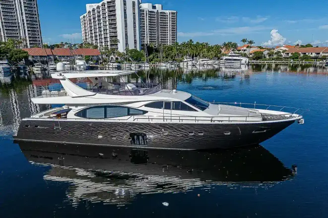 Ferretti Yachts 780