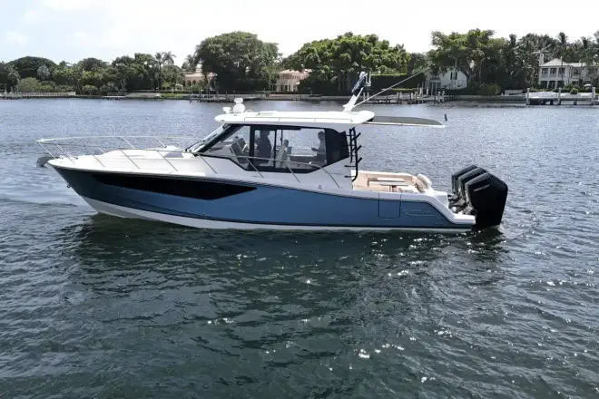 Boston Whaler 405 Conquest
