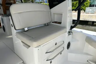Thumbnail von Boston Whaler 405 Conquest