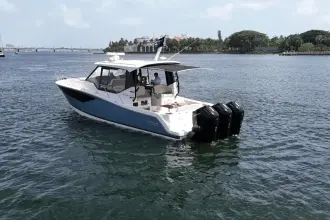 Thumbnail von Boston Whaler 405 Conquest